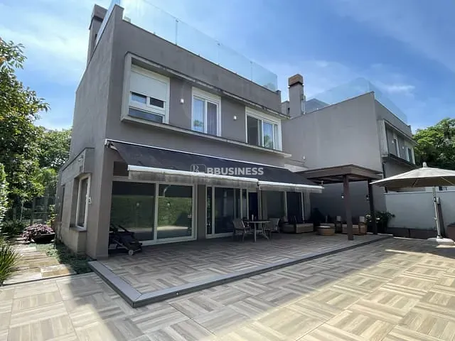 Casa com 540m² 4 quartos e 4 banheiros, à venda, no bairro Tristeza em Porto Alegre