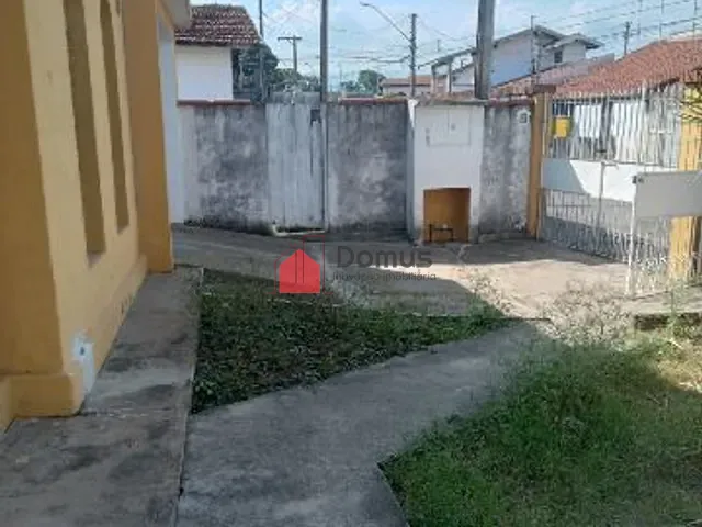 Casa com 561m² 3 quartos e 1 banheiro, à venda, no bairro Jardim Rosely em Pindamonhangaba