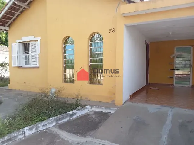Casa com 561m² 3 quartos e 1 banheiro, à venda, no bairro Jardim Rosely em Pindamonhangaba