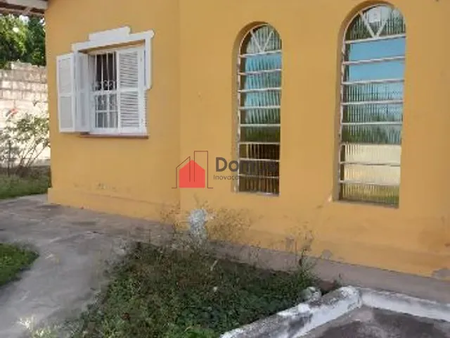 Casa com 561m² 3 quartos e 1 banheiro, à venda, no bairro Jardim Rosely em Pindamonhangaba