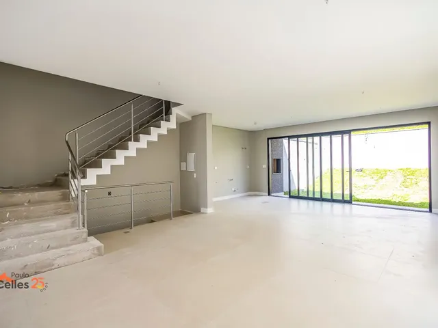 Casa 4 quartos e 4 banheiros, à venda, no bairro Jardim Schaffer em Curitiba