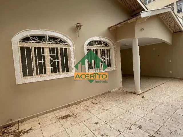 Casa com 229m² 3 quartos e 2 banheiros, à venda, no bairro Vila Mendonça em Araçatuba