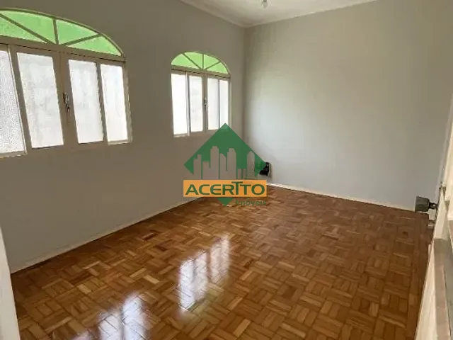 Casa com 229m² 3 quartos e 2 banheiros, à venda, no bairro Vila Mendonça em Araçatuba