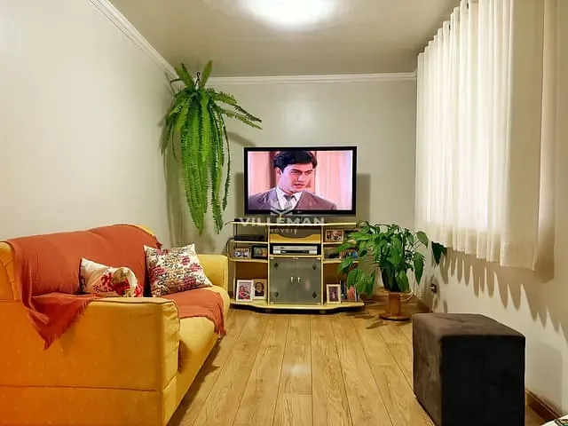 Casa com 300m² 3 quartos e 3 banheiros, à venda, no bairro Conjunto Habitacional Karina em Maringá