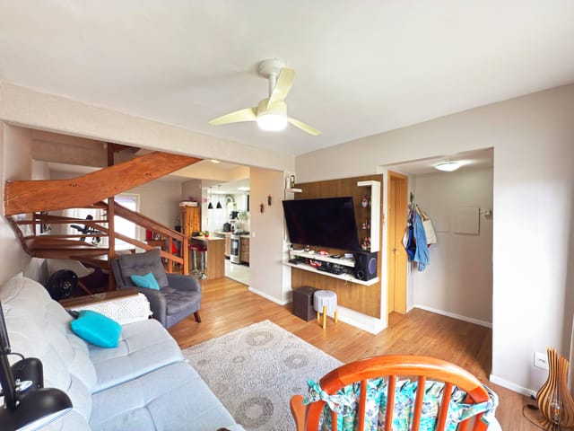 Casa com 203m² 3 quartos e 2 banheiros, à venda, no bairro Hípica em Porto Alegre