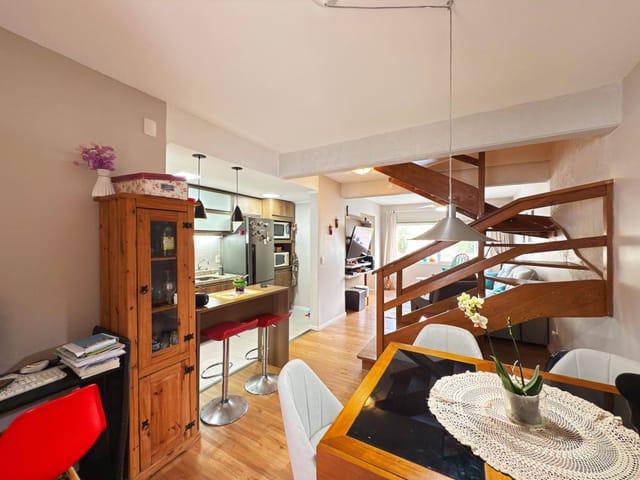 Casa com 203m² 3 quartos e 2 banheiros, à venda, no bairro Hípica em Porto Alegre