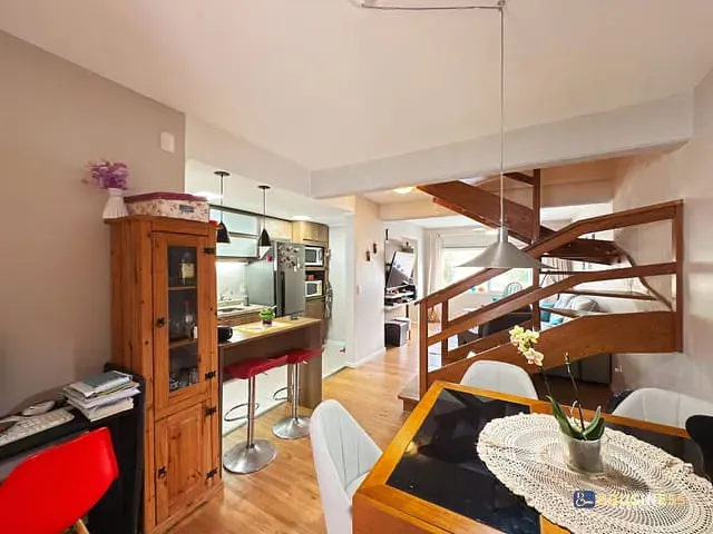 Casa com 203m² 3 quartos e 2 banheiros, à venda, no bairro Hípica em Porto Alegre