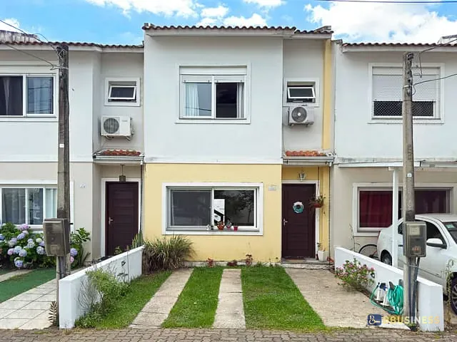 Casa com 203m² 3 quartos e 2 banheiros, à venda, no bairro Hípica em Porto Alegre