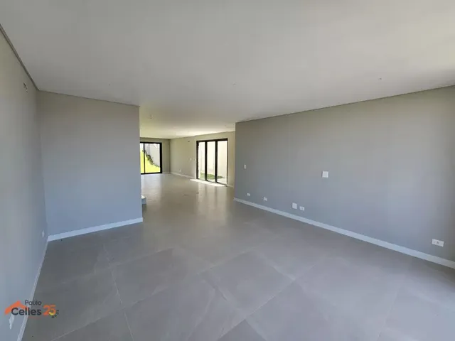 Casa 4 quartos e 4 banheiros, à venda, no bairro Vista Alegre em Curitiba