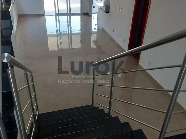 Casa com 301m² 3 quartos e 5 banheiros, à venda, no bairro Village Santa Clara em Valinhos