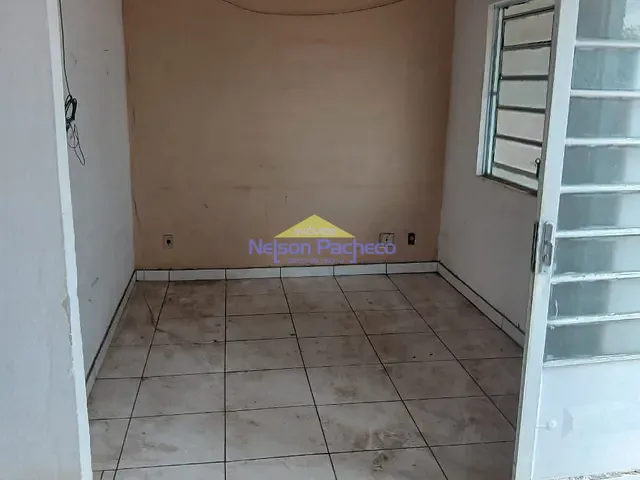 Casa com 200m² 2 quartos e 1 banheiro, à venda, no bairro Conjunto Habitacional Alto do Castelani em Capivari
