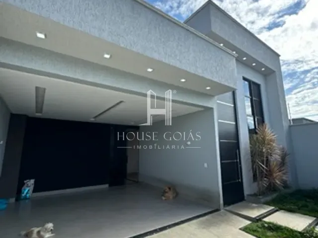 Casa com 250m² 3 quartos e 3 banheiros, à venda, no bairro Santo Hilário em Goiânia