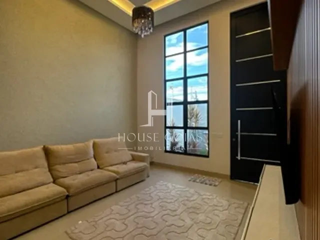 Casa com 250m² 3 quartos e 3 banheiros, à venda, no bairro Santo Hilário em Goiânia