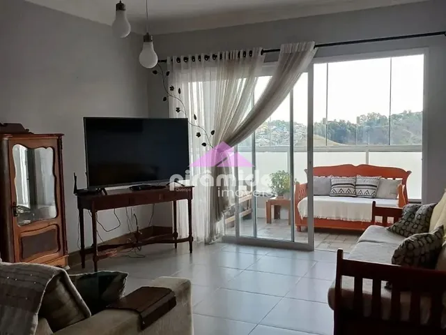 Casa com 318m² 3 quartos e 3 banheiros, à venda, no bairro Condomínio Residencial Mantiqueira em São José Dos Campos
