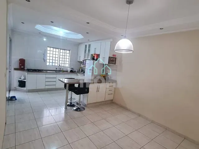 Casa 3 quartos e 2 banheiros, à venda, no bairro Alto de São Pedro em Taubaté