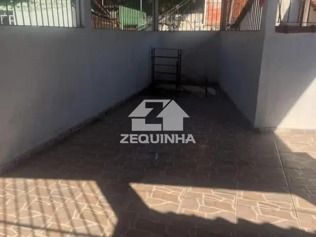 Casa com 182m² 4 quartos e 1 banheiro, à venda, no bairro Vila Yolanda em Osasco