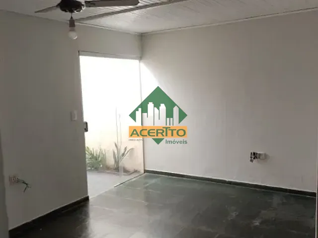 Casa com 170m² 2 quartos e 1 banheiro, à venda, no bairro Conjunto Habitacional Hilda Mandarino em Araçatuba