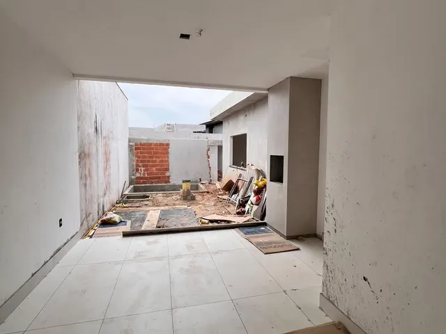 Casa com 300m² 3 quartos e 5 banheiros, à venda, no bairro Vale dos Cristais em Macaé