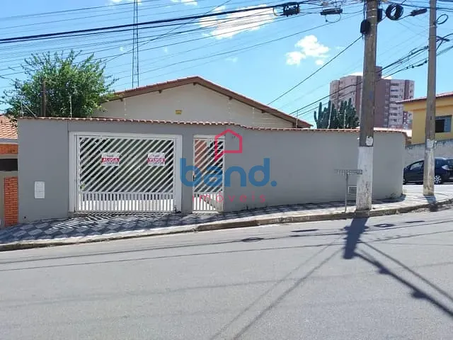 Casa com 245m² 3 quartos e 1 banheiro, à venda, no bairro Vila Alcalá em Porto Feliz