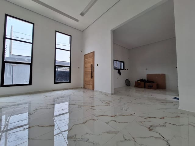 Casa com 176m² 3 quartos e 2 banheiros, à venda, no bairro Loteamento Residencial e Comercial Flamboyant em Pindamonhangaba