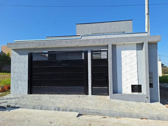 Casa com 176m² 3 quartos e 2 banheiros, à venda, no bairro Loteamento Residencial e Comercial Flamboyant em Pindamonhangaba