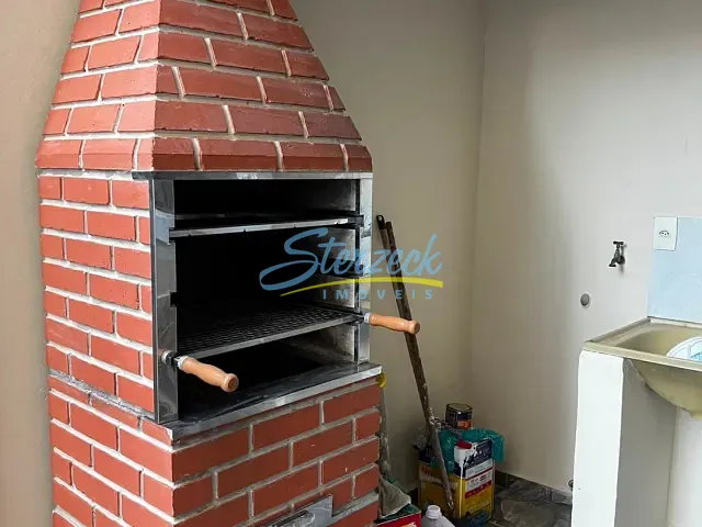 Casa com 70m² 2 quartos e 1 banheiro, para alugar, no bairro Jardim Miriam em Vinhedo