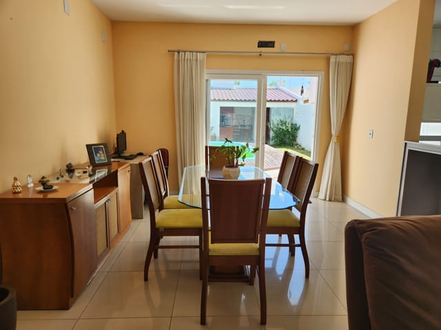 Casa com 222m² 3 quartos e 3 banheiros, à venda, no bairro Laranjal em Pelotas