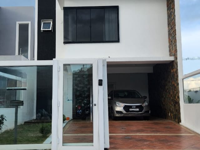 Casa com 222m² 3 quartos e 3 banheiros, à venda, no bairro Laranjal em Pelotas