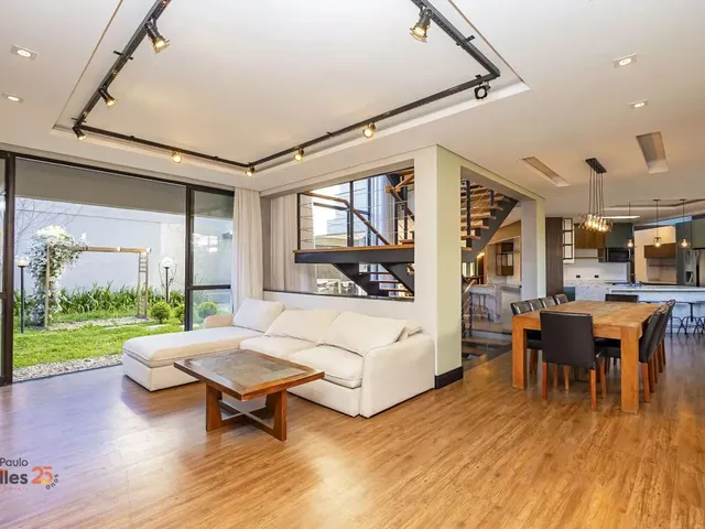 Casa 5 quartos e 8 banheiros, à venda, no bairro Campo Comprido em Curitiba