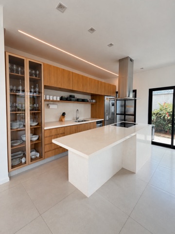 Casa com 466m² 4 quartos e 4 banheiros, à venda, no bairro Alphaville em Rio das Ostras