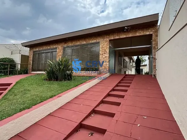 Casa com 600m² 4 quartos e 4 banheiros, à venda ou para alugar, no bairro Jardim Tatiani em Londrina