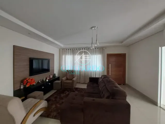 Casa com 300m² 2 quartos e 3 banheiros, à venda, no bairro Esperança em Londrina