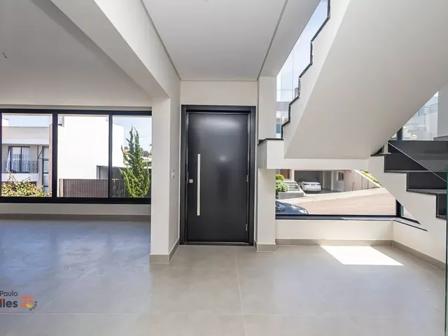Casa 4 quartos e 6 banheiros, à venda, no bairro Boa Vista em Curitiba