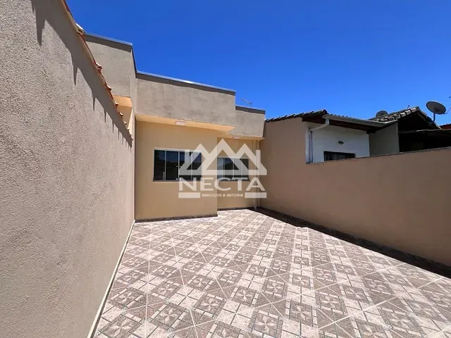 Casa com 150m² 3 quartos e 2 banheiros, para alugar, no bairro Canto do Mar em São Sebastião