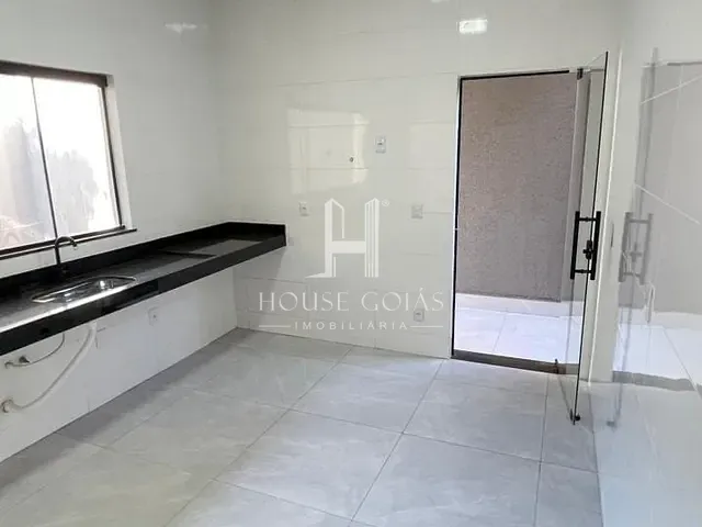 Casa com 180m² 3 quartos e 2 banheiros, à venda, no bairro Jardim Florença em Aparecida de Goiânia