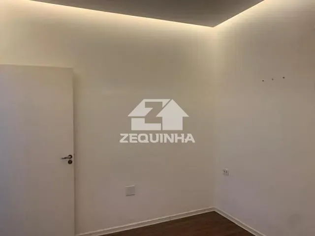 Casa com 293m² 4 quartos e 3 banheiros, à venda, no bairro Vila Campesina em Osasco