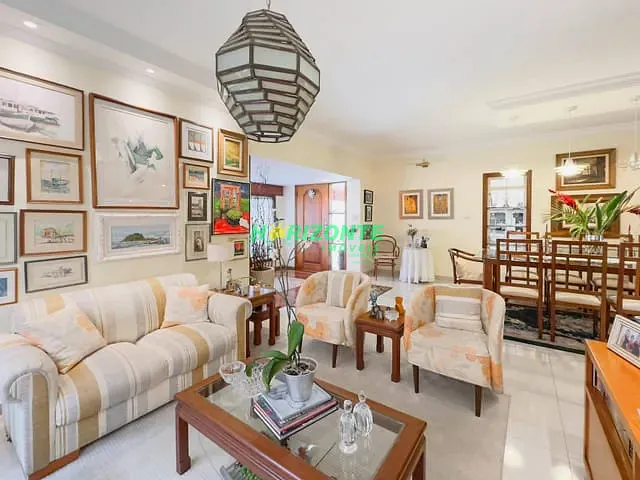 Casa com 633m² 5 quartos e 3 banheiros, à venda, no bairro Jardim das Colinas em São José dos Campos