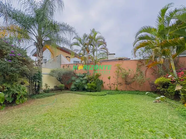 Casa com 633m² 5 quartos e 3 banheiros, à venda, no bairro Jardim das Colinas em São José dos Campos