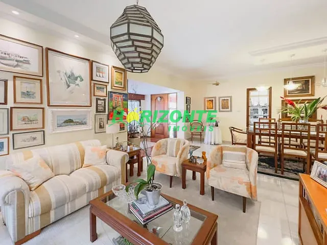 Casa com 633m² 5 quartos e 3 banheiros, à venda, no bairro Jardim das Colinas em São José dos Campos