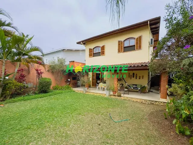 Casa com 633m² 5 quartos e 3 banheiros, à venda, no bairro Jardim das Colinas em São José dos Campos