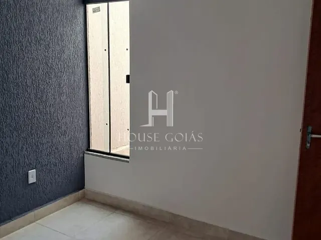 Casa 2 quartos e 1 banheiro, à venda, no bairro Jardim Ipanema em Trindade