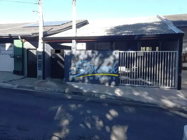 Casa 3 quartos e 2 banheiros, para alugar, no bairro Capela em Vinhedo