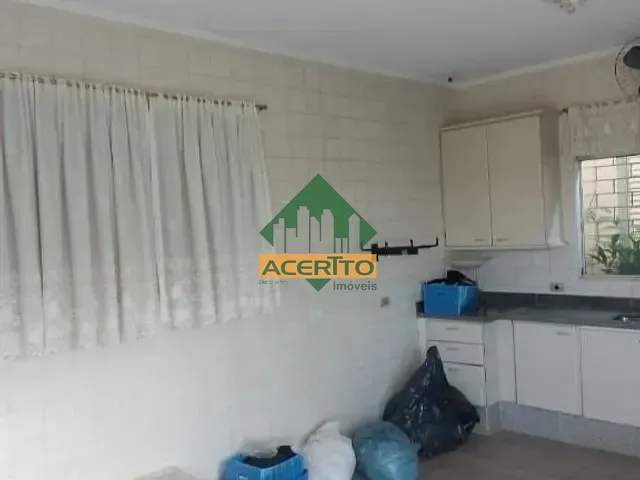 Casa com 520m² 5 quartos e 3 banheiros, à venda, no bairro Vila Mendonça em Araçatuba