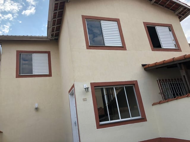 Casa com 70m² 2 quartos e 2 banheiros, à venda, no bairro Jardim Petrópolis em Cotia