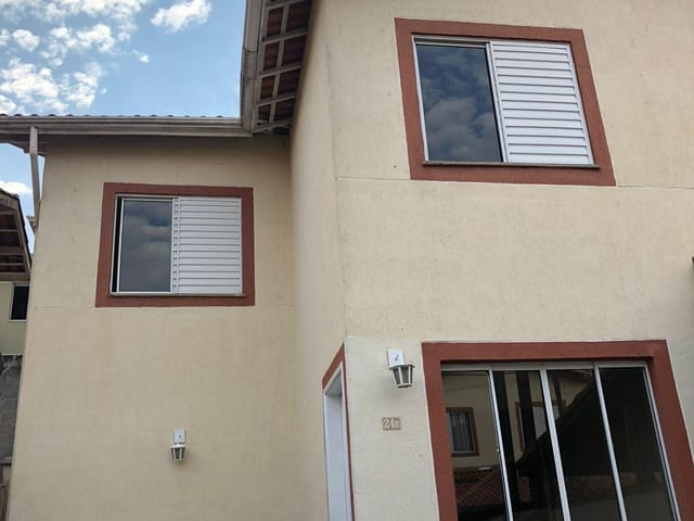 Casa com 70m² 2 quartos e 2 banheiros, à venda, no bairro Jardim Petrópolis em Cotia