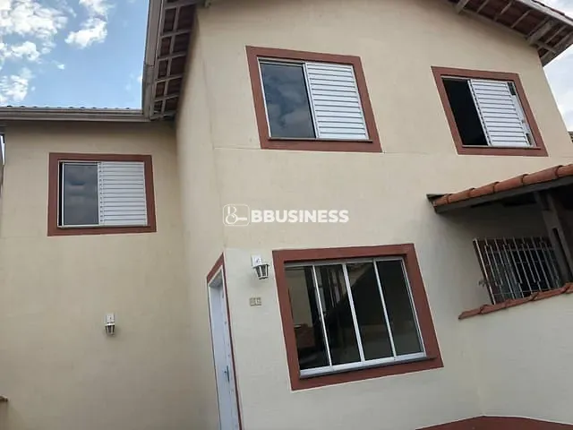 Casa com 70m² 2 quartos e 2 banheiros, à venda, no bairro Jardim Petrópolis em Cotia