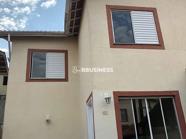 Casa com 70m² 2 quartos e 2 banheiros, à venda, no bairro Jardim Petrópolis em Cotia