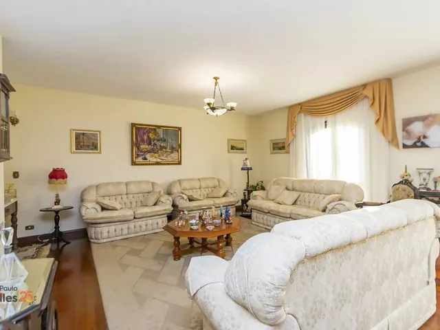 Casa 5 quartos e 2 banheiros, à venda, no bairro Bairro Alto em Curitiba