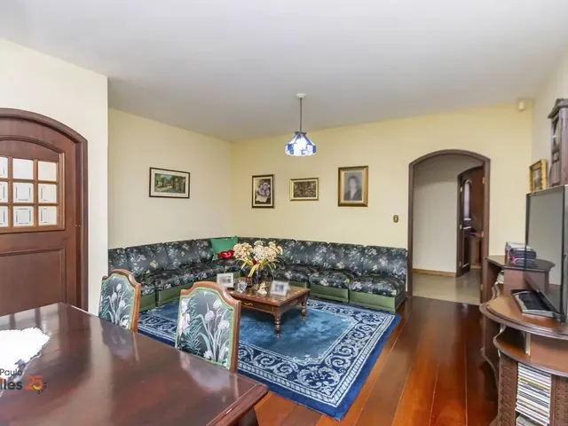 Casa 5 quartos e 2 banheiros, à venda, no bairro Bairro Alto em Curitiba