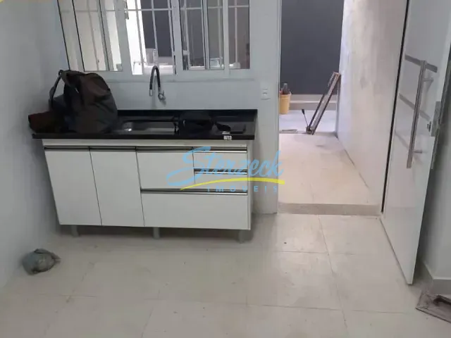 Casa 2 quartos e 2 banheiros, para alugar, no bairro Capela em Vinhedo